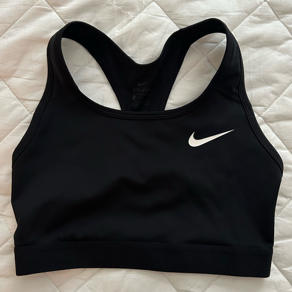 Black nike dry fit sports bra
